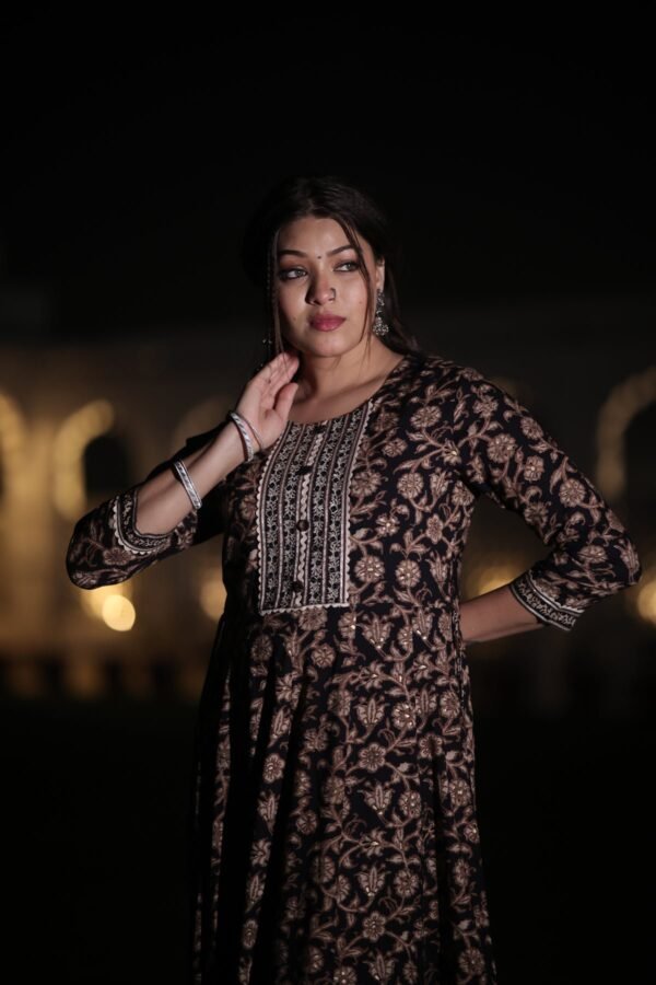 BLACK FLORAL PRINTED ANARKALI KURTA - Image 2