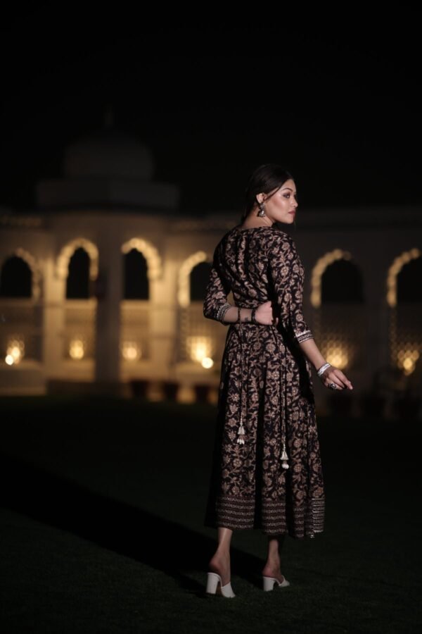 BLACK FLORAL PRINTED ANARKALI KURTA - Image 4